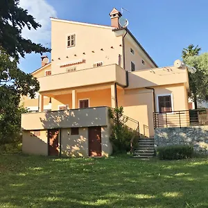  Apartment Sveti Lovro